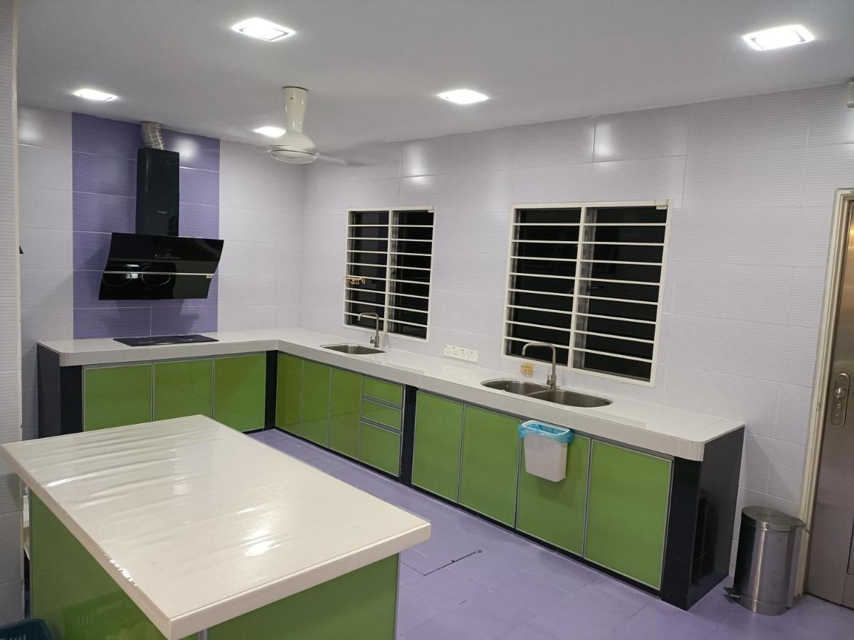 Entire Residential Home•Jia Residences Bkt Serdang沙登温暖的家 Seri Kembangan Exterior photo