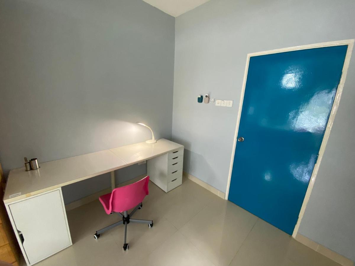 Entire Residential Home•Jia Residences Bkt Serdang沙登温暖的家 Seri Kembangan Exterior photo